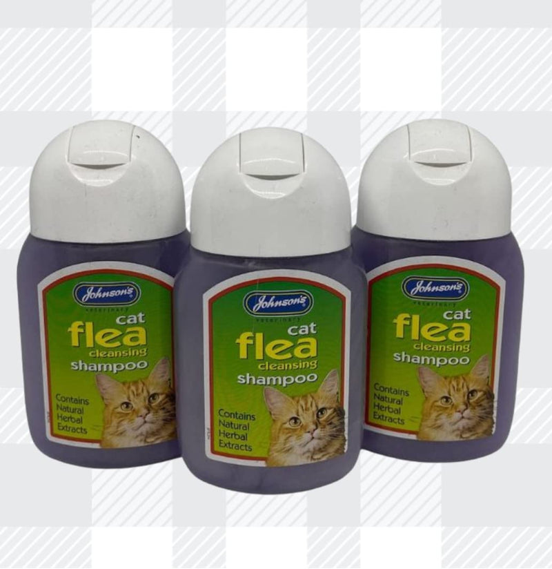 AETN Creations Cat Flea Shampoo Bundle of 3x125ml Johnson Flea Cleansing Shampoo for Cat's and AETN Creations Chicken Cat Treat